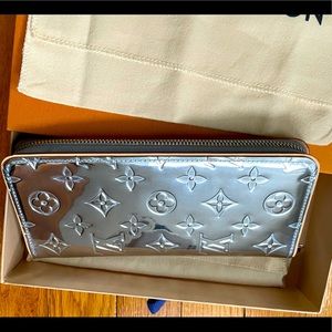 Louis Vuitton Mirror Mirror Zippy Vertical Wallet FW21